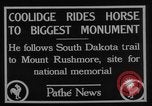 Immagine di Presidente Calvin Coolidge a Mount Rushmore Black Hills South Dakota USA, 1927, secondo 9 filmato di repertorio 65675052493