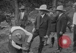 Immagine di Presidente Calvin Coolidge a Mount Rushmore Black Hills South Dakota USA, 1927, secondo 24 filmato di repertorio 65675052493