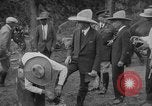 Immagine di Presidente Calvin Coolidge a Mount Rushmore Black Hills South Dakota USA, 1927, secondo 26 filmato di repertorio 65675052493