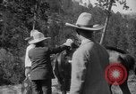 Immagine di Presidente Calvin Coolidge a Mount Rushmore Black Hills South Dakota USA, 1927, secondo 55 filmato di repertorio 65675052493