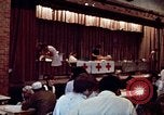 Standbild Roten Kreuzes United States USA, 1972, aus Sekunde 1 historischem Filmmaterial Videoclip 65675052497