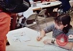 Standbild Roten Kreuzes United States USA, 1972, aus Sekunde 12 historischem Filmmaterial Videoclip 65675052497