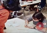 Standbild Roten Kreuzes United States USA, 1972, aus Sekunde 15 historischem Filmmaterial Videoclip 65675052497
