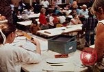 Standbild Roten Kreuzes United States USA, 1972, aus Sekunde 29 historischem Filmmaterial Videoclip 65675052497