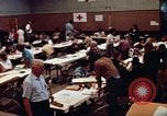 Standbild Roten Kreuzes United States USA, 1972, aus Sekunde 47 historischem Filmmaterial Videoclip 65675052497