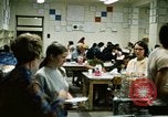 Image Les travailleurs de la Croix-Rouge United States USA, 1972, de la seconde 7 séquences d'archives historiques vidéo 65675052498