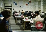 Image Les travailleurs de la Croix-Rouge United States USA, 1972, de la seconde 9 séquences d'archives historiques vidéo 65675052498