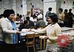 Image Les travailleurs de la Croix-Rouge United States USA, 1972, de la seconde 13 séquences d'archives historiques vidéo 65675052498