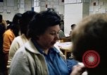 Image Les travailleurs de la Croix-Rouge United States USA, 1972, de la seconde 18 séquences d'archives historiques vidéo 65675052498
