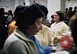 Image Les travailleurs de la Croix-Rouge United States USA, 1972, de la seconde 20 séquences d'archives historiques vidéo 65675052498