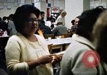 Image Les travailleurs de la Croix-Rouge United States USA, 1972, de la seconde 22 séquences d'archives historiques vidéo 65675052498