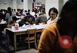 Image Les travailleurs de la Croix-Rouge United States USA, 1972, de la seconde 28 séquences d'archives historiques vidéo 65675052498