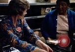 Image Les travailleurs de la Croix-Rouge United States USA, 1972, de la seconde 32 séquences d'archives historiques vidéo 65675052498
