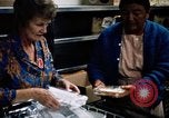 Image Les travailleurs de la Croix-Rouge United States USA, 1972, de la seconde 34 séquences d'archives historiques vidéo 65675052498