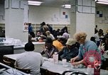 Image Les travailleurs de la Croix-Rouge United States USA, 1972, de la seconde 54 séquences d'archives historiques vidéo 65675052498