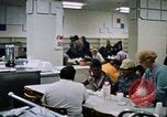 Image Les travailleurs de la Croix-Rouge United States USA, 1972, de la seconde 55 séquences d'archives historiques vidéo 65675052498