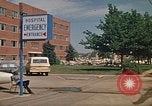 Standbild Volunteer worker Rapid City South Dakota USA, 1972, aus Sekunde 5 historischem Filmmaterial Videoclip 65675052501