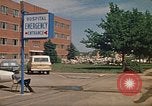 Standbild Volunteer worker Rapid City South Dakota USA, 1972, aus Sekunde 6 historischem Filmmaterial Videoclip 65675052501