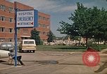 Standbild Volunteer worker Rapid City South Dakota USA, 1972, aus Sekunde 10 historischem Filmmaterial Videoclip 65675052501