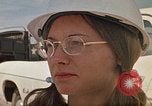Standbild Volunteer worker Rapid City South Dakota USA, 1972, aus Sekunde 17 historischem Filmmaterial Videoclip 65675052501