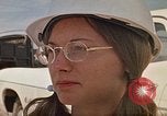 Standbild Volunteer worker Rapid City South Dakota USA, 1972, aus Sekunde 18 historischem Filmmaterial Videoclip 65675052501