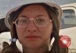 Standbild Volunteer worker Rapid City South Dakota USA, 1972, aus Sekunde 25 historischem Filmmaterial Videoclip 65675052501
