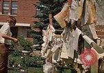 Standbild Volunteer worker Rapid City South Dakota USA, 1972, aus Sekunde 44 historischem Filmmaterial Videoclip 65675052501