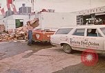 Image Kentucky Fried Chicken employés Rapid City South Dakota USA, 1972, de la seconde 1 séquences d'archives historiques vidéo 65675052522