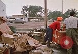 Image Kentucky Fried Chicken employés Rapid City South Dakota USA, 1972, de la seconde 30 séquences d'archives historiques vidéo 65675052522