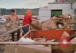 Image Kentucky Fried Chicken employés Rapid City South Dakota USA, 1972, de la seconde 39 séquences d'archives historiques vidéo 65675052522