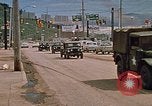 Image convoi de camions de la Garde nationale Rapid City South Dakota USA, 1972, de la seconde 7 séquences d'archives historiques vidéo 65675052523
