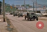 Image convoi de camions de la Garde nationale Rapid City South Dakota USA, 1972, de la seconde 9 séquences d'archives historiques vidéo 65675052523