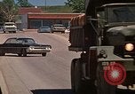Immagine di Pulizia del proiettore Rapid City South Dakota USA, 1972, secondo 5 filmato di repertorio 65675052541
