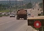 Immagine di Pulizia del proiettore Rapid City South Dakota USA, 1972, secondo 9 filmato di repertorio 65675052541