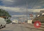 Immagine di Pulizia del proiettore Rapid City South Dakota USA, 1972, secondo 42 filmato di repertorio 65675052541