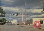 Immagine di Pulizia del proiettore Rapid City South Dakota USA, 1972, secondo 45 filmato di repertorio 65675052541