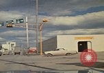 Immagine di Pulizia del proiettore Rapid City South Dakota USA, 1972, secondo 46 filmato di repertorio 65675052541