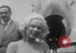 Image actrice Mamie Van Doren Santa Monica California USA, 1955, de la seconde 15 séquences d'archives historiques vidéo 65675052566