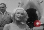 Image actrice Mamie Van Doren Santa Monica California USA, 1955, de la seconde 16 séquences d'archives historiques vidéo 65675052566