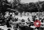 Image défilé de modèle France, 1955, de la seconde 3 séquences d'archives historiques vidéo 65675052567