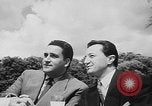 Image défilé de modèle France, 1955, de la seconde 5 séquences d'archives historiques vidéo 65675052567