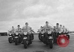Image Oakland moto Drill Team Oakland California USA, 1955, de la seconde 13 séquences d'archives historiques vidéo 65675052569