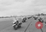 Image Oakland moto Drill Team Oakland California USA, 1955, de la seconde 58 séquences d'archives historiques vidéo 65675052569