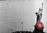 Immagine di Stati Uniti Navy Classe C dirigibili sulla Statua della Libertà New York United States USA, 1918, secondo 19 filmato di repertorio 65675052579