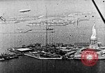 Immagine di Stati Uniti Navy Classe C dirigibili sulla Statua della Libertà New York United States USA, 1918, secondo 43 filmato di repertorio 65675052579