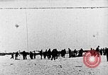 Immagine di Parachutist salti dal dirigibile New York United States USA, 1918, secondo 1 filmato di repertorio 65675052580