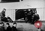 Immagine di Parachutist salti dal dirigibile New York United States USA, 1918, secondo 52 filmato di repertorio 65675052580