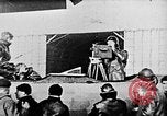 Immagine di Parachutist salti dal dirigibile New York United States USA, 1918, secondo 60 filmato di repertorio 65675052580