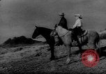 Immagine di I cowboys sul ranch United States USA, 1940, secondo 1 filmato di repertorio 65675052587