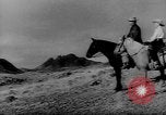 Immagine di I cowboys sul ranch United States USA, 1940, secondo 3 filmato di repertorio 65675052587